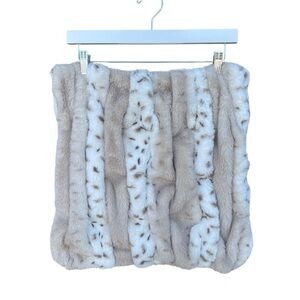 Soft Surroundings La Parisienne Faux Fur Accent Pillow Cover Snow Leopard 18x18